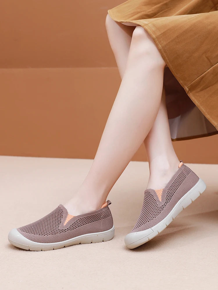 Women's casual shoes are lightweight, non slip, breathable, loafers for commuting and travel