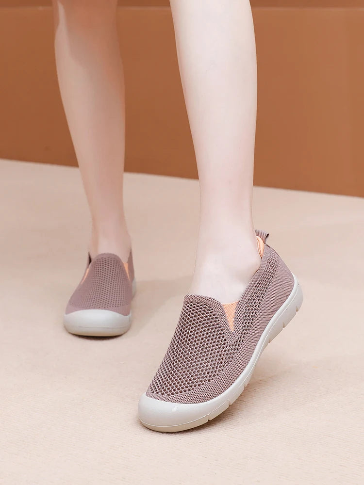 Women's casual shoes are lightweight, non slip, breathable, loafers for commuting and travel